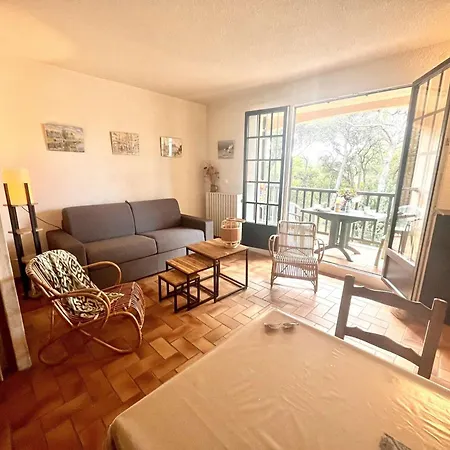 Avec Terrasse Et Piscine A Saint-raphael - Fr-1-226a-153 Saint-Raphaël