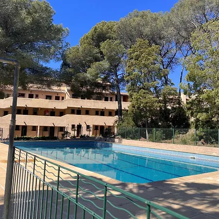 Avec Terrasse Et Piscine A Saint-raphael - Fr-1-226a-153 * Saint-Raphaël